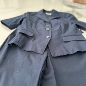 BRAND NEW WITH TAG LADIES PANTS SUIT  JACKET IS A 10 AND PANTS IS 8